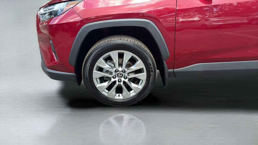Used 2025 Toyota RAV4 XLE Premium FWD image 25