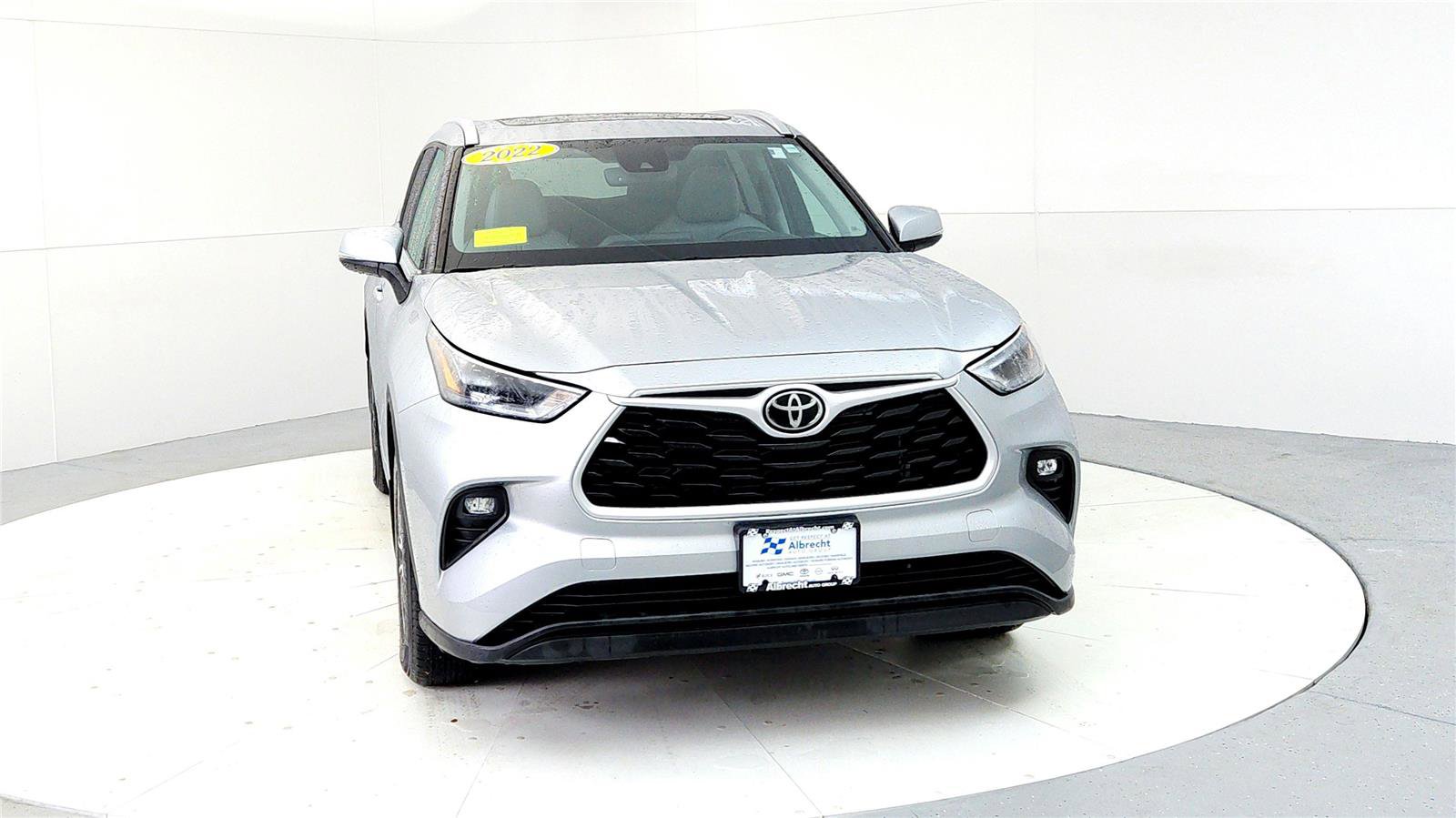 Used 2022 Toyota Highlander XLE image 8