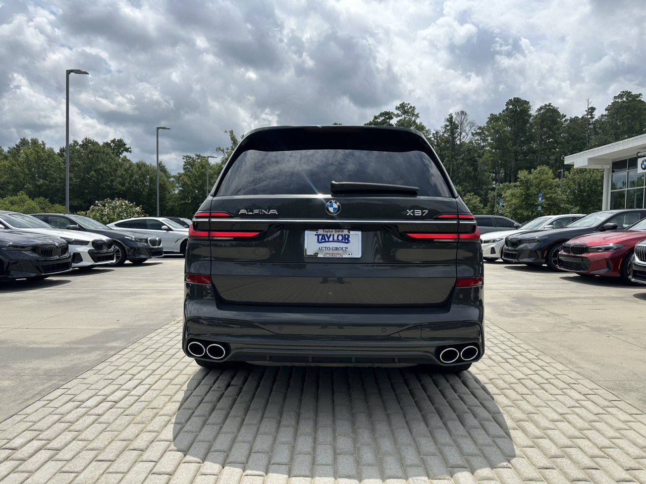 Used 2024 BMW ALPINA XB7 AWD/4WD image 18