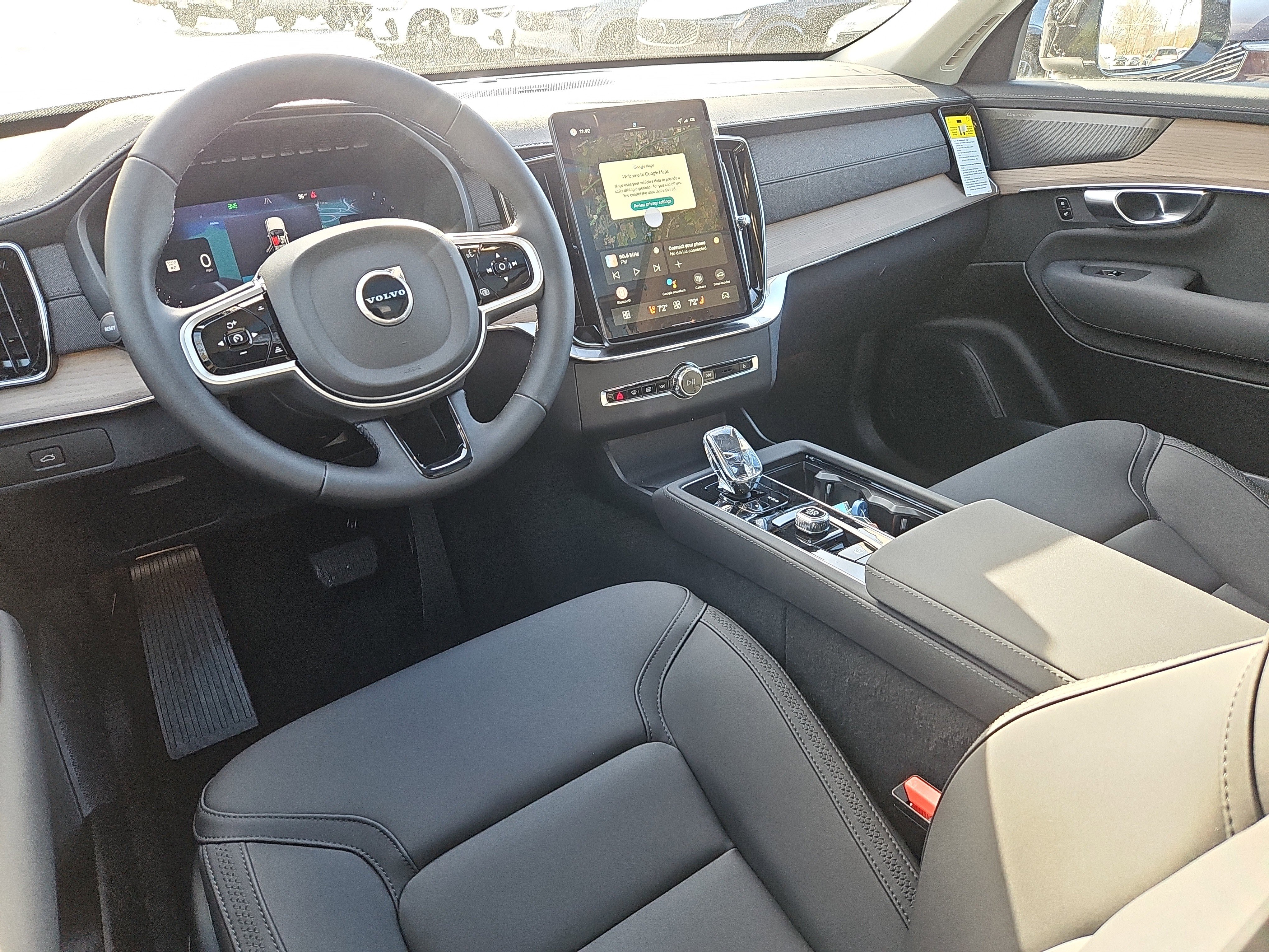 New 2026 Volvo XC90 B6 Plus w/ Protection Package Premier image 3