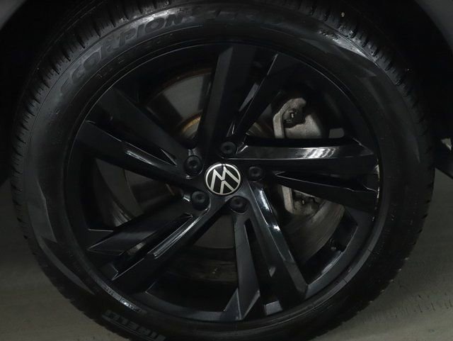 Used 2024 Volkswagen Tiguan SE R-Line image 10