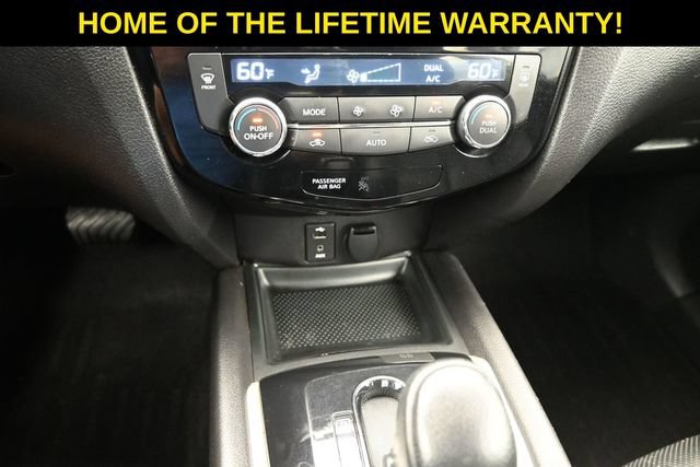 Used 2016 Nissan Rogue SL AWD/4WD image 32