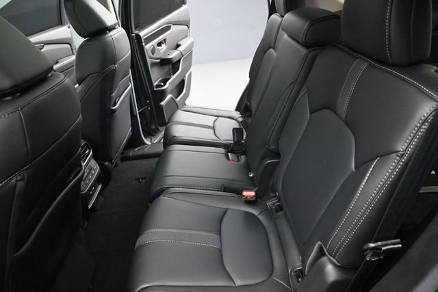 Used 2025 Honda Pilot Touring image 15