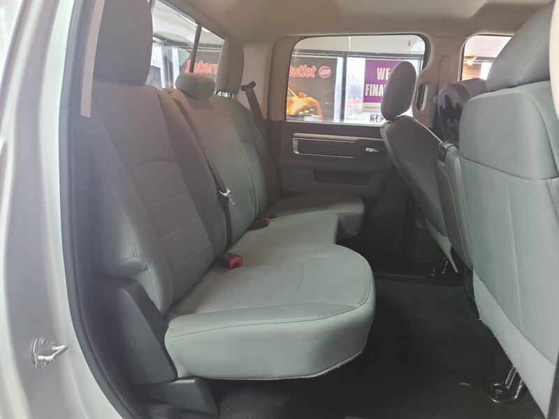 Used 2016 RAM 1500 Classic SLT w/ SLT Plus D←cor Group AWD/4WD image 17
