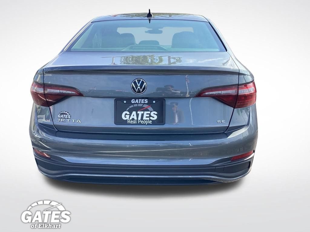 Used 2024 Volkswagen Jetta SE FWD image 9