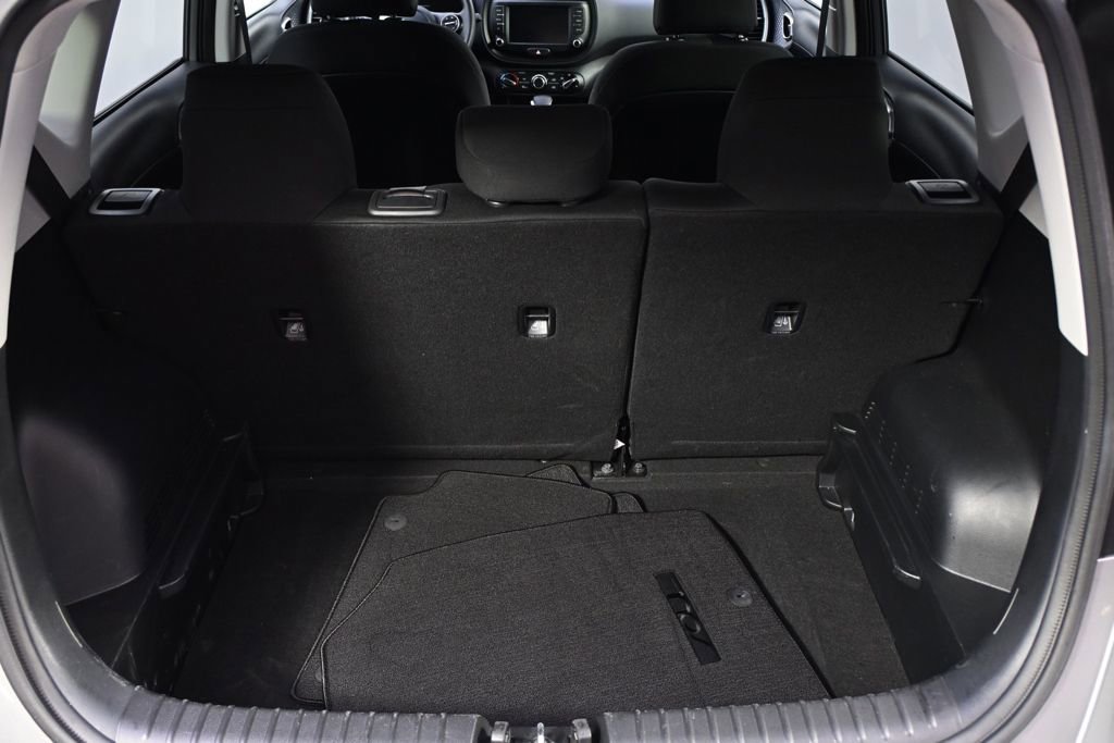 Used 2025 Kia Soul LX w/ LX Technology Package FWD image 18