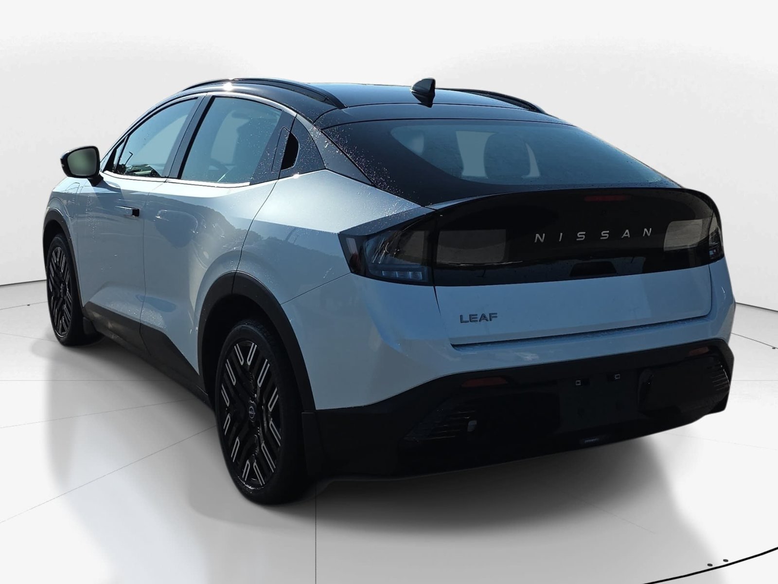 New 2026 Nissan Leaf Platinum+ w/ Illuminated Package FWD image 8
