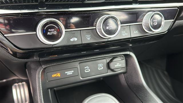 Used 2025 Honda Civic Sport image 16