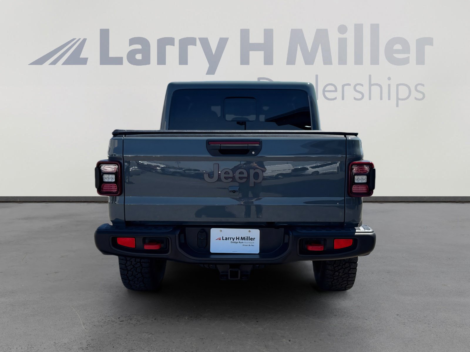 Used 2025 Jeep Gladiator Rubicon w/ Steel Bumper Group AWD/4WD image 4