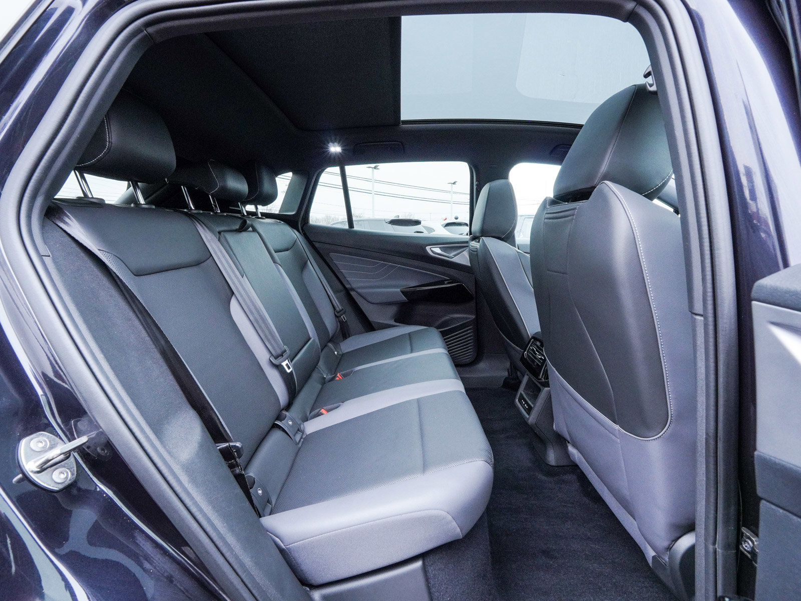 Used 2023 Volkswagen ID.4 Pro S image 44