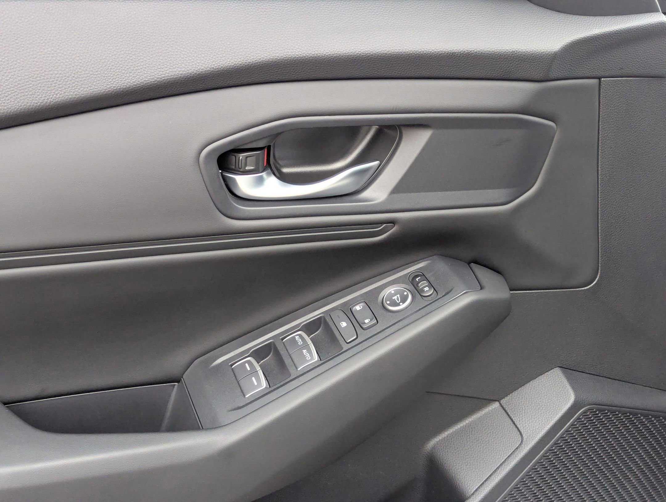 Used 2025 Honda Accord SE image 12