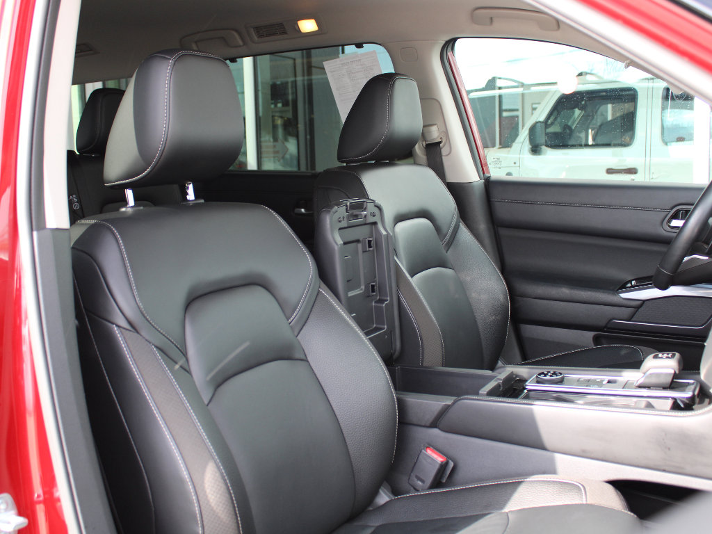 Used 2023 Nissan Pathfinder SL image 25