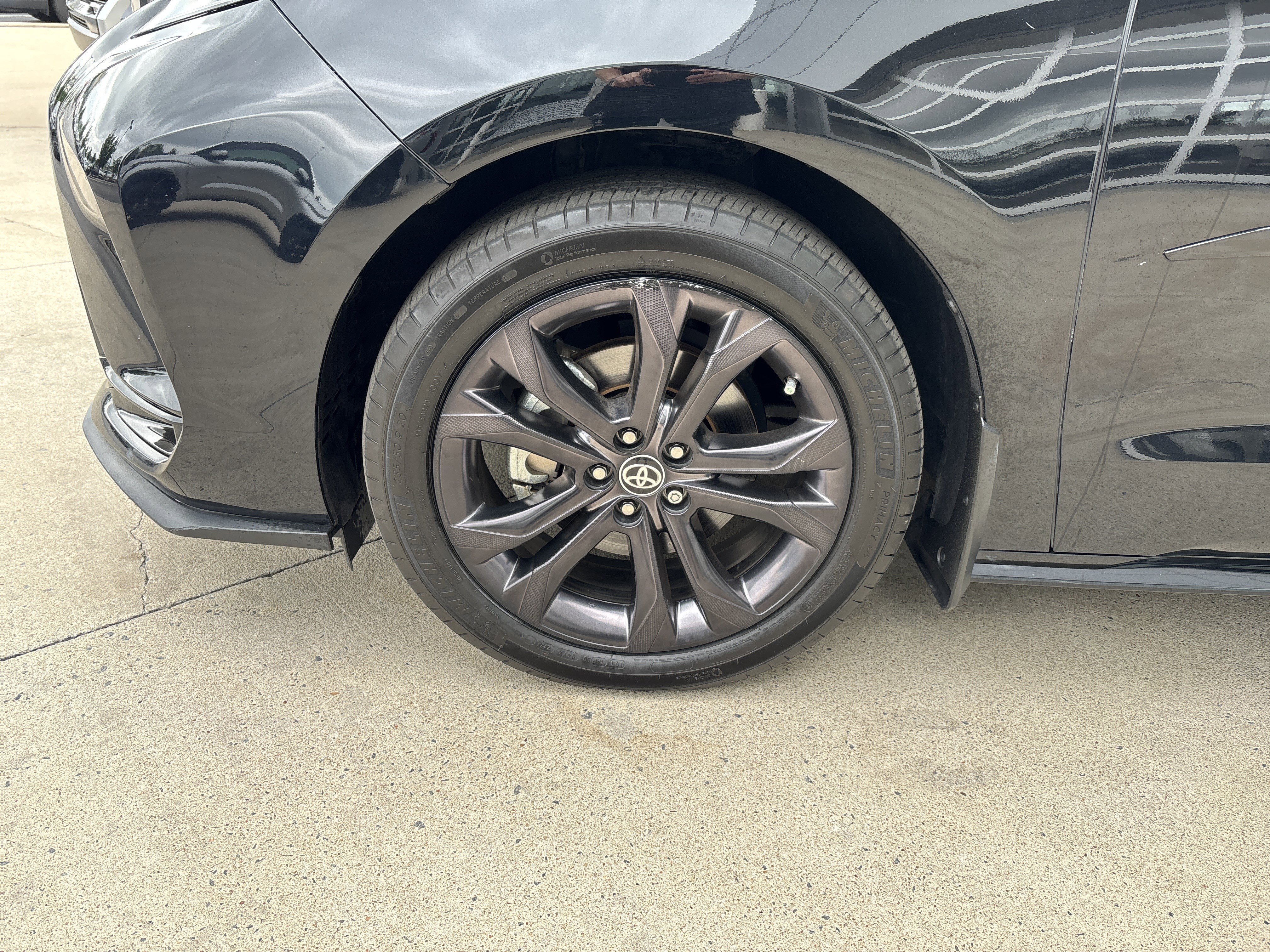 Used 2024 Toyota Sienna XSE FWD image 34