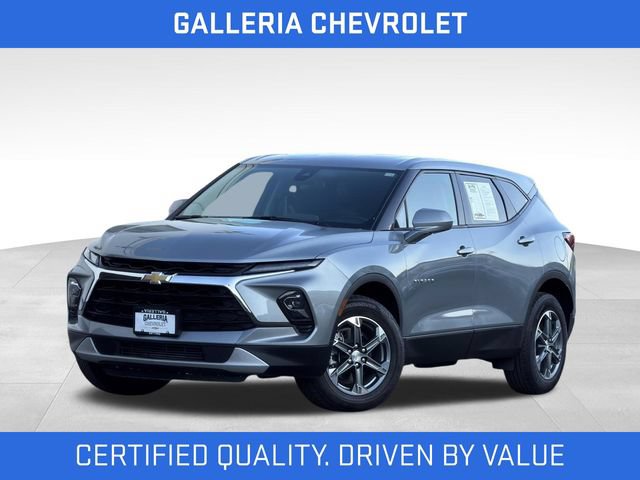 Used 2026 Chevrolet Blazer LT FWD image 2