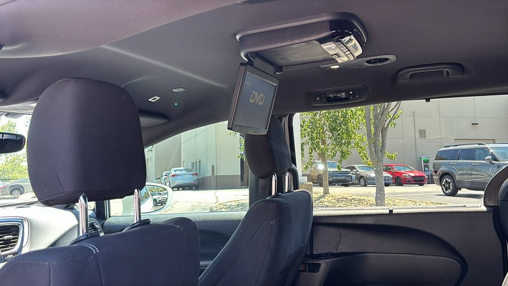 Used 2018 Chrysler Pacifica Touring Plus FWD image 29
