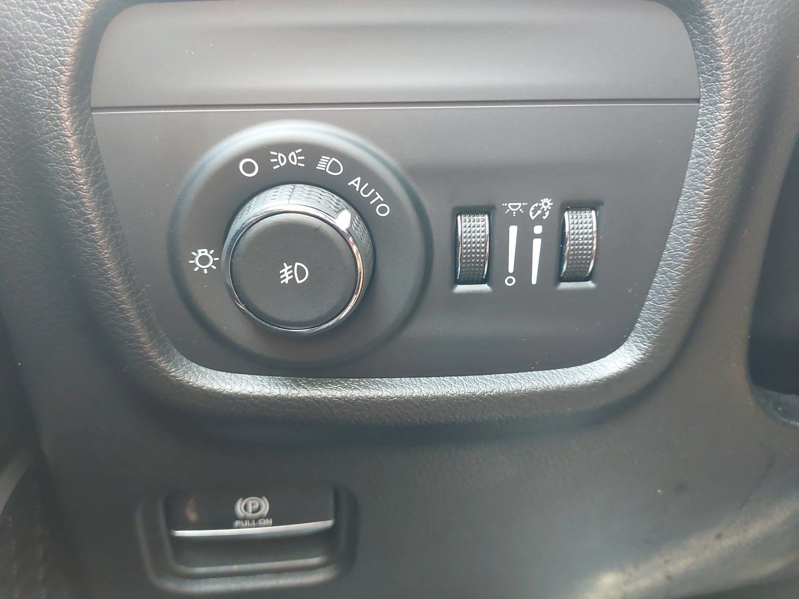Used 2026 Jeep Grand Cherokee Limited AWD/4WD image 26