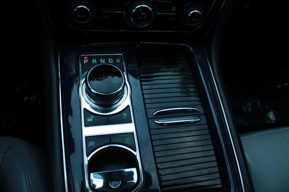 Used 2012 Jaguar XJ RWD image 19