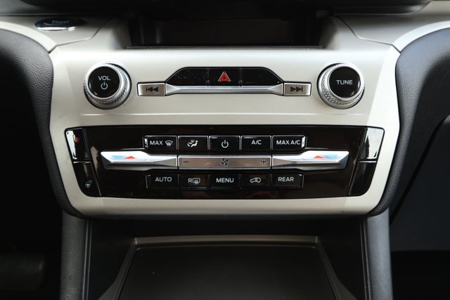 Used 2023 Ford Explorer XLT w/ Equipment Group 202A image 18