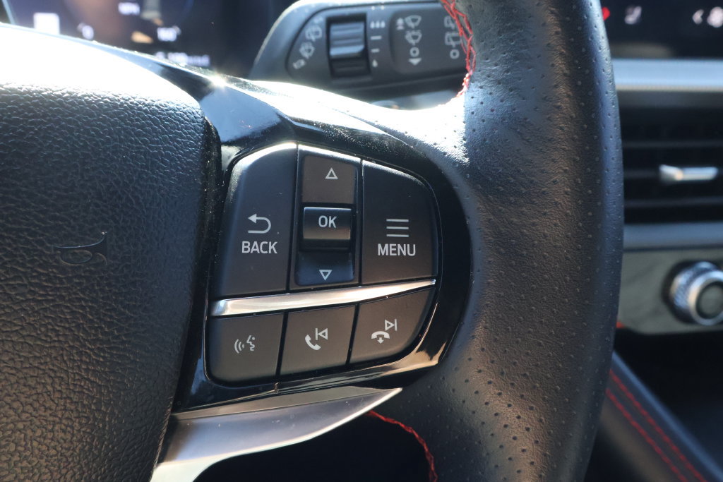 Used 2025 Ford Explorer ST-Line w/ ST-Line Street Pack AWD/4WD image 21