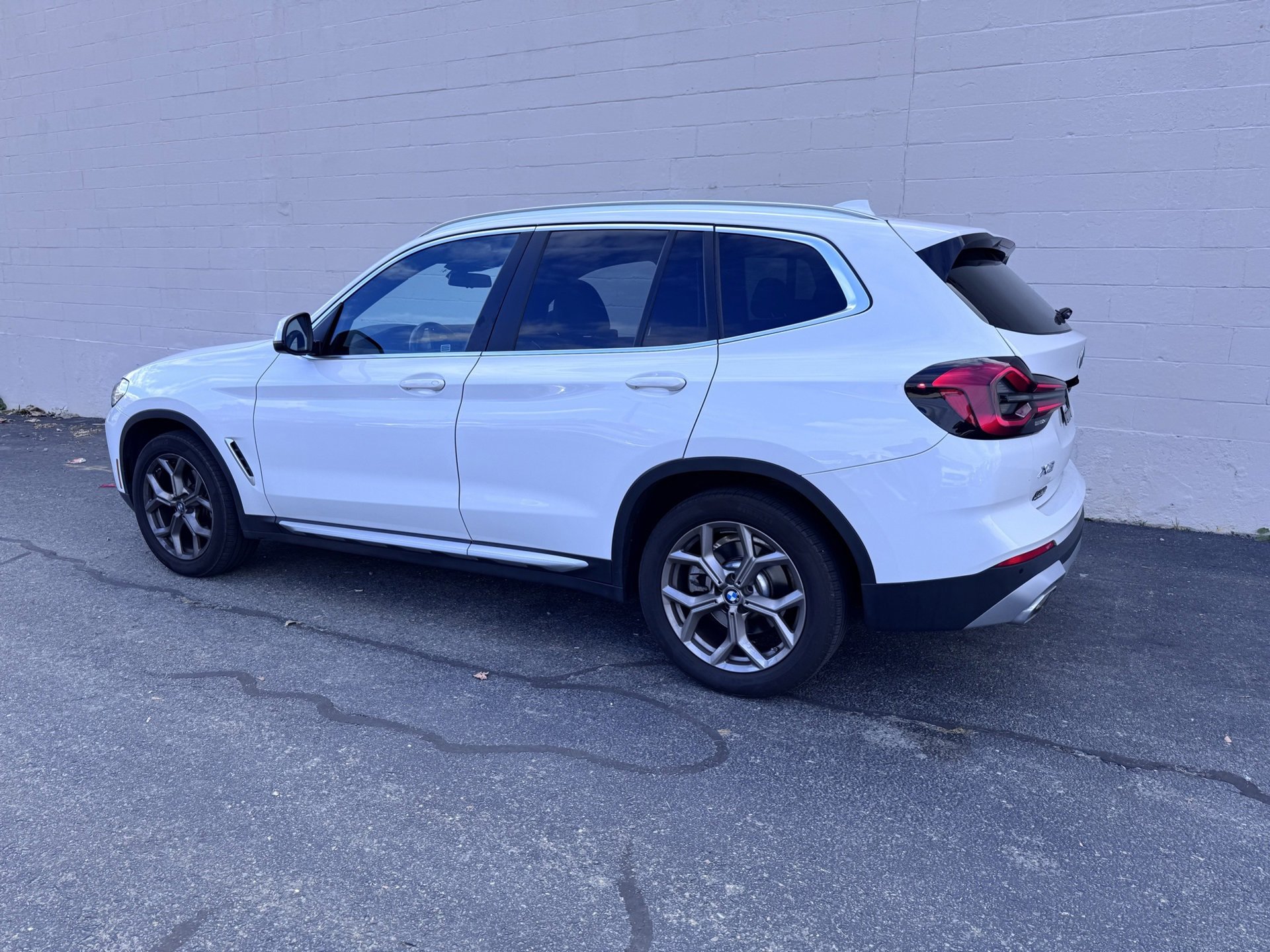 Used 2023 BMW X3 xDrive30i image 3