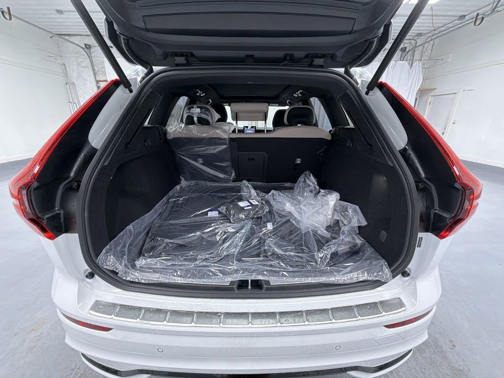 New 2026 Volvo XC60 B5 Plus w/ Protection Package Premier image 15