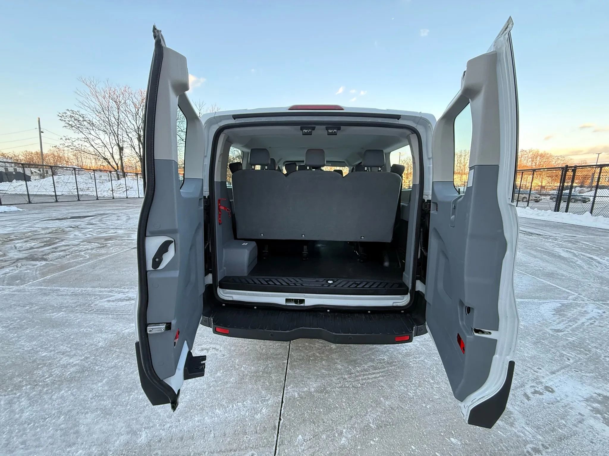 Used 2015 Ford Transit 150 XL image 32