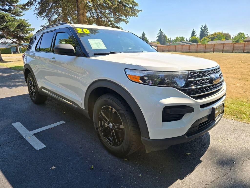 Used 2020 Ford Explorer XLT w/ Class III Trailer Tow Package image 9