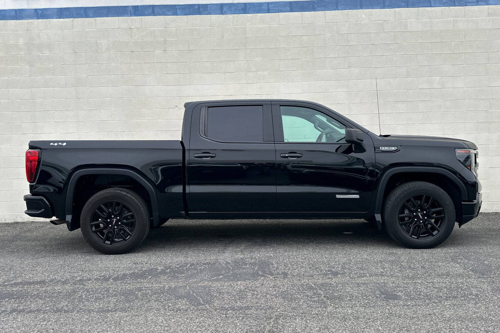 Certified 2023 GMC Sierra 1500 Elevation AWD/4WD image 3