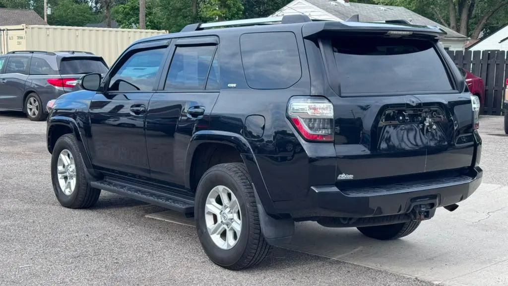 Used 2021 Toyota 4Runner SR5 Premium w/ Moonroof Package AWD/4WD image 3