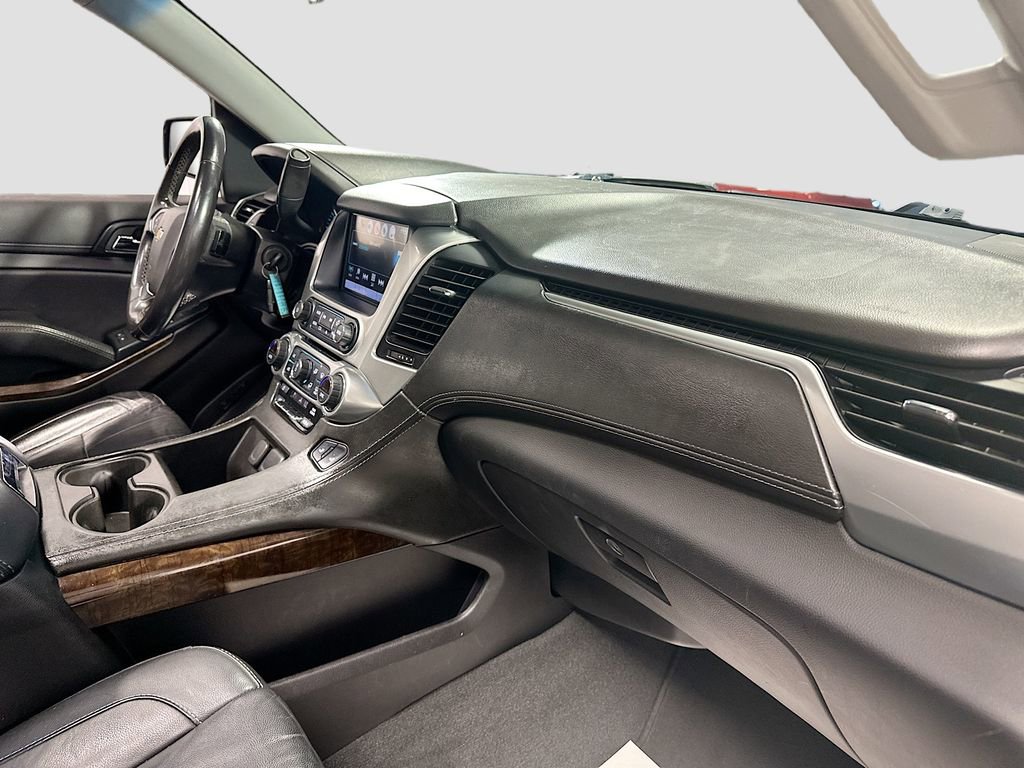 Used 2020 Chevrolet Suburban LT image 31