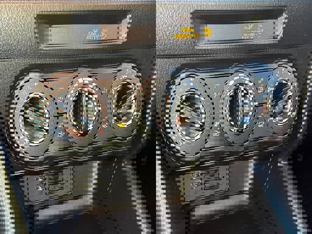 Used 2016 MAZDA MAZDA3 i Touring image 15