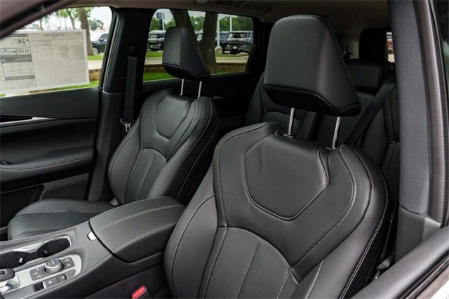 New 2025 INFINITI QX60 Pure image 12