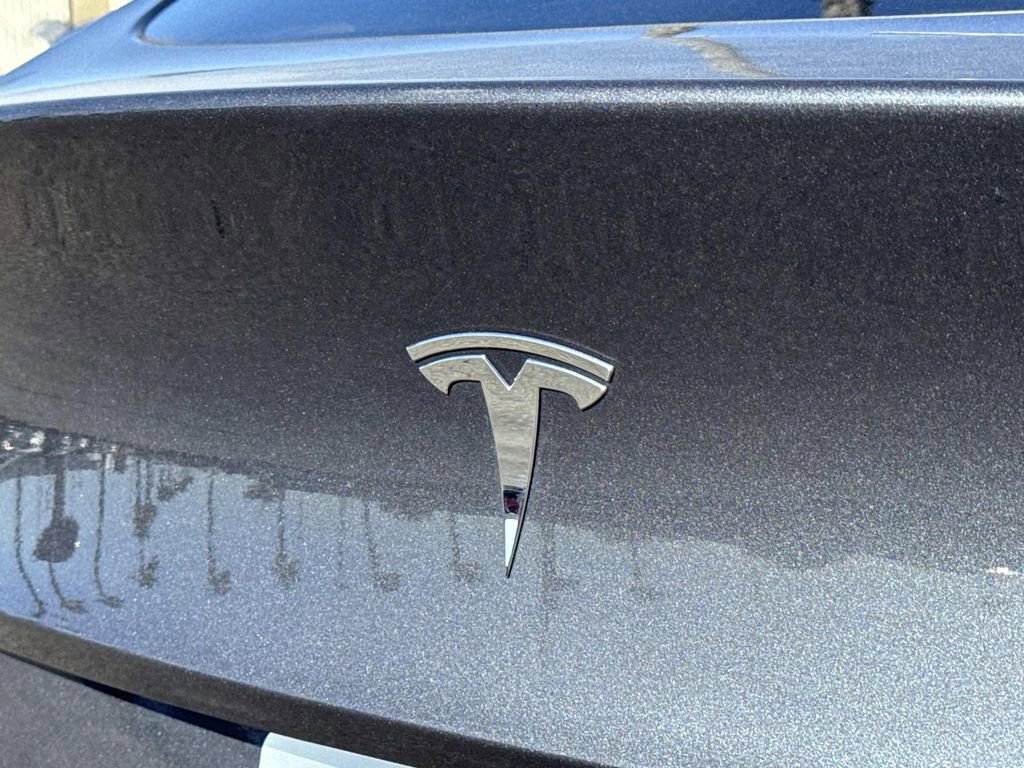 Used 2021 Tesla Model Y Long Range image 26