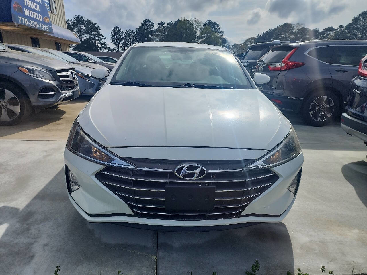 Used 2019 Hyundai Elantra SE w/ Cargo Package image 2