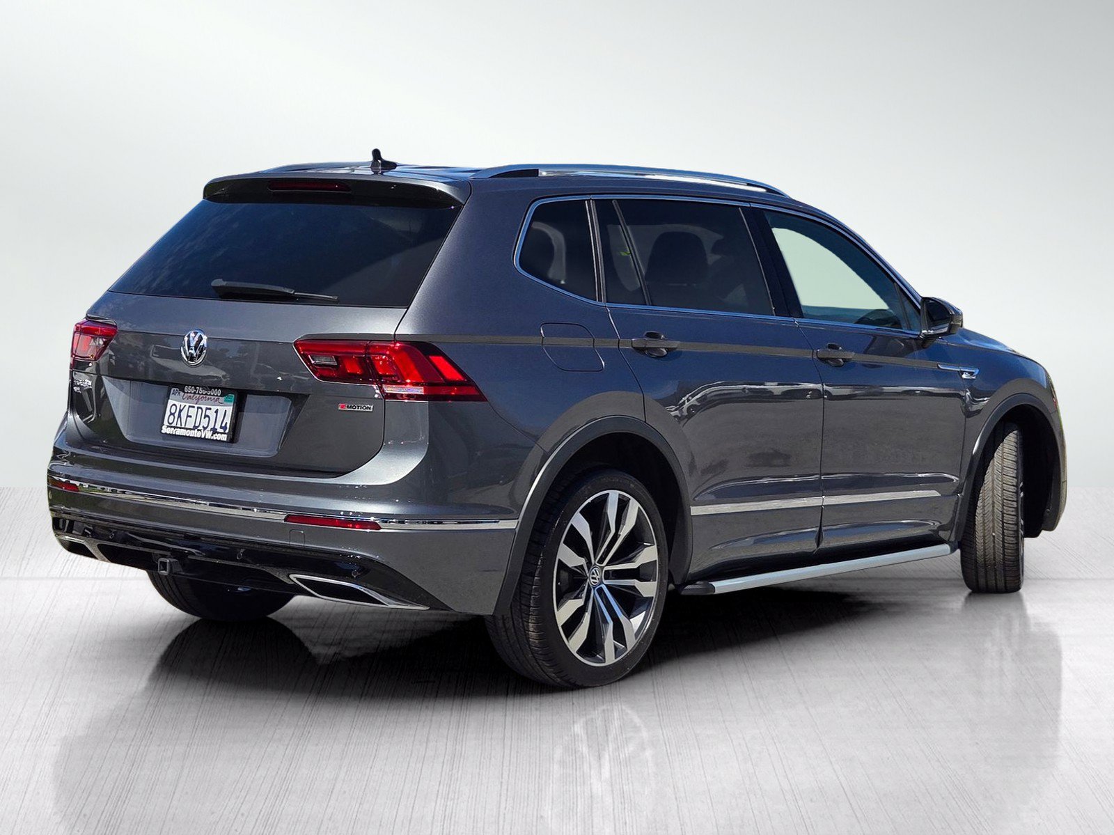 Used 2019 Volkswagen Tiguan SEL Premium R-Line AWD/4WD image 4