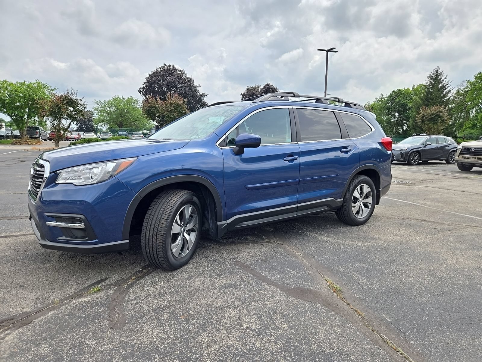 Used 2021 Subaru Ascent Premium w/ Convenience Package AWD/4WD image 6