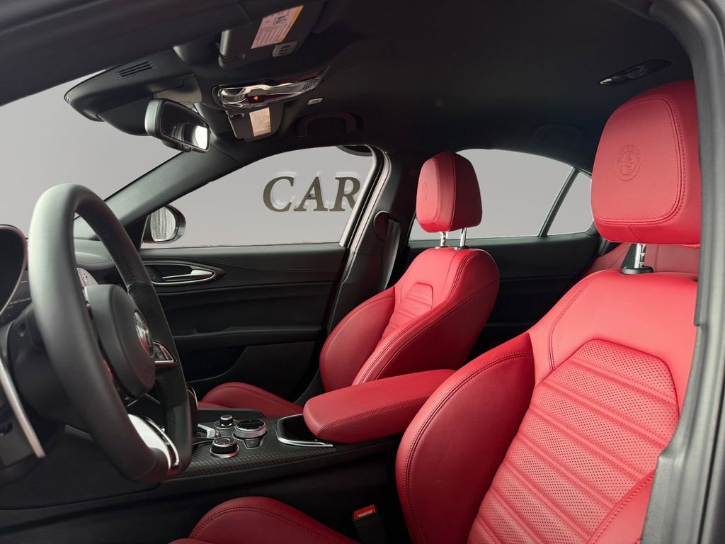 Used 2024 Alfa Romeo Giulia Quadrifoglio RWD image 9