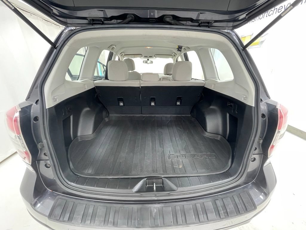 Used 2014 Subaru Forester 2.5i AWD/4WD image 7