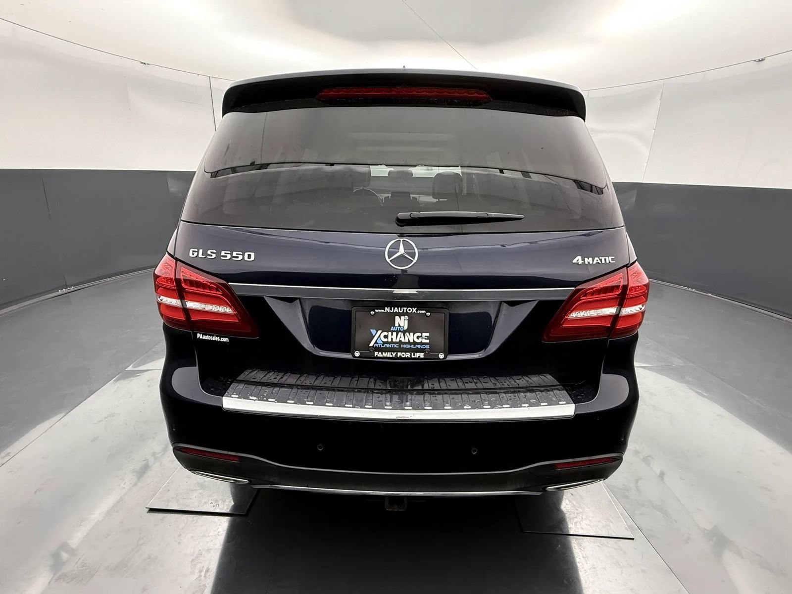 Used 2017 Mercedes-Benz GLS 550 4MATIC w/ Driver Assistance Package image 6