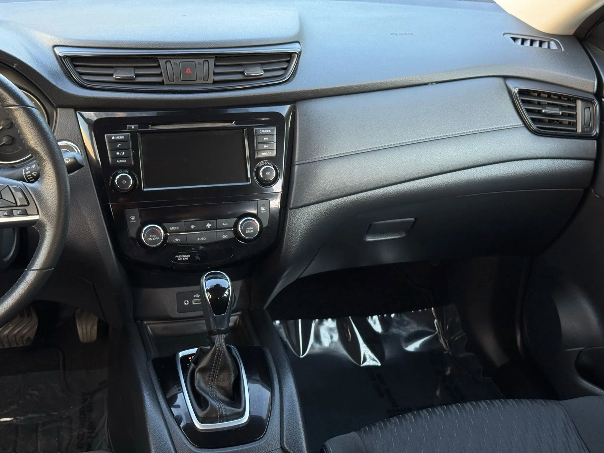 Used 2020 Nissan Rogue SV image 31