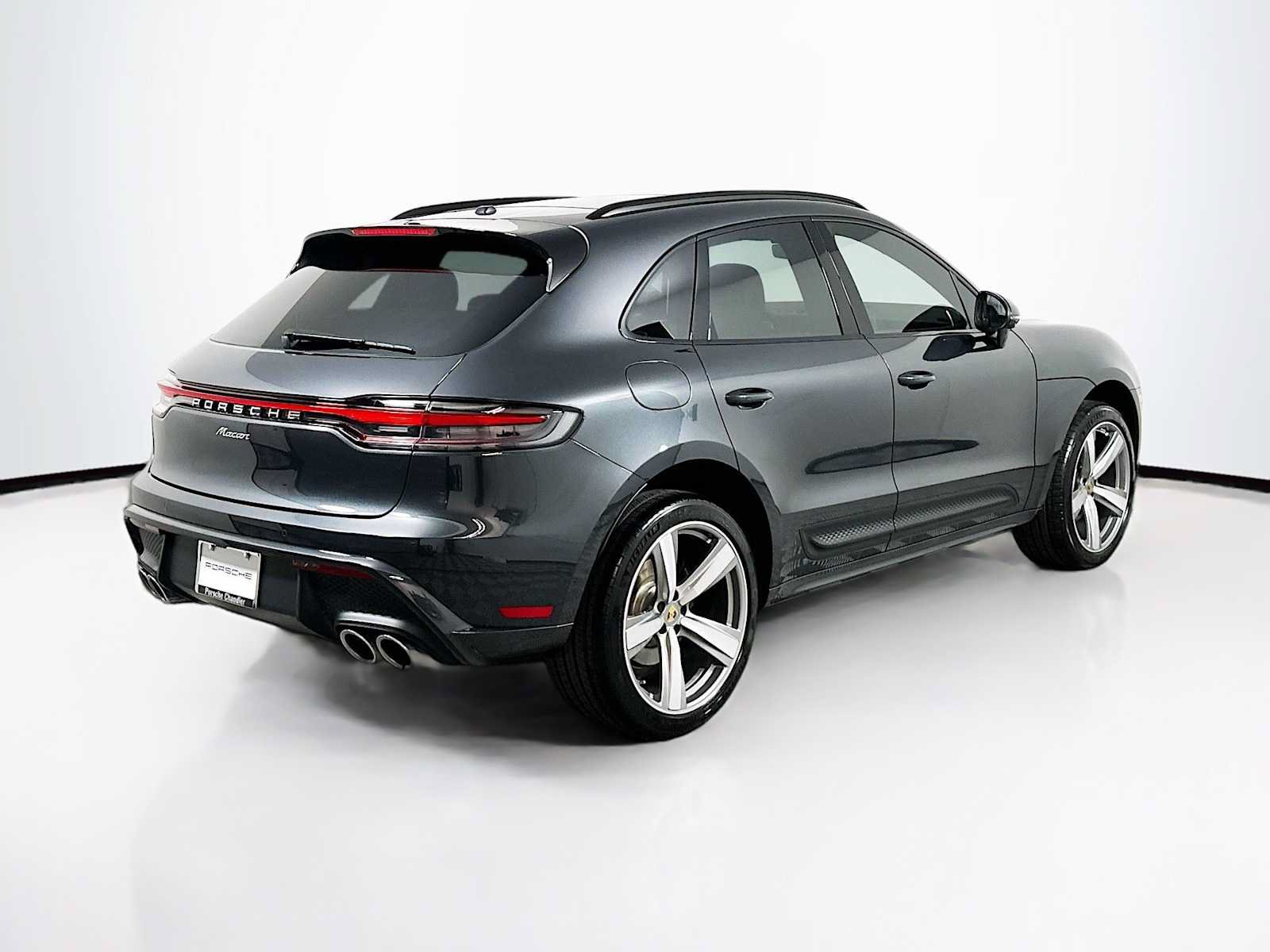 Certified 2026 Porsche Macan AWD/4WD image 9