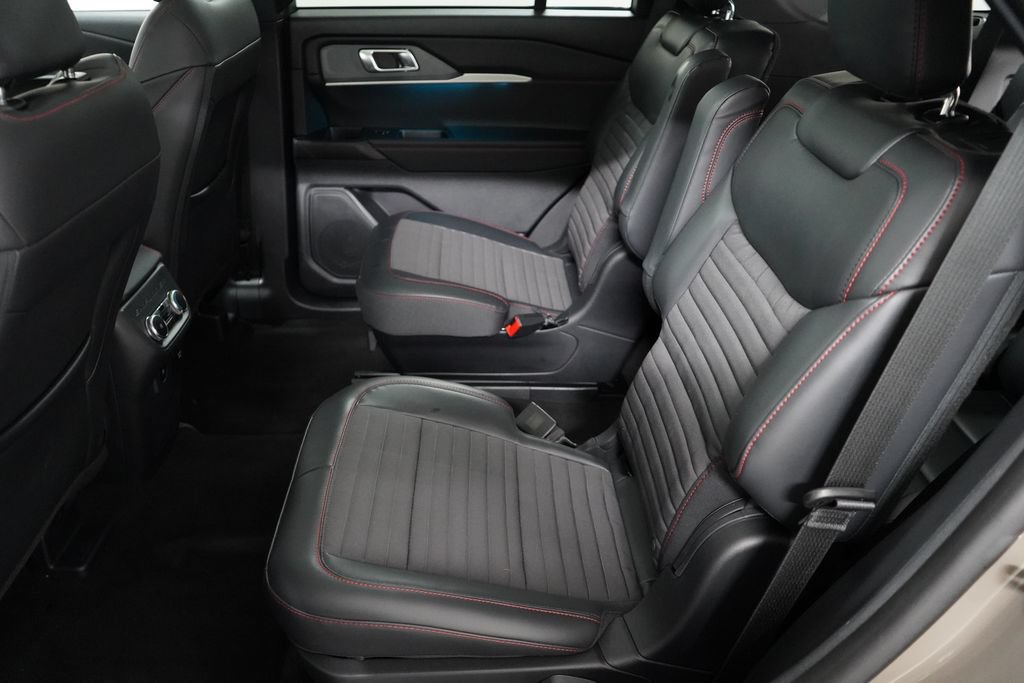 New 2026 Ford Explorer ST-Line w/ ST-Line Street Pack AWD/4WD image 19