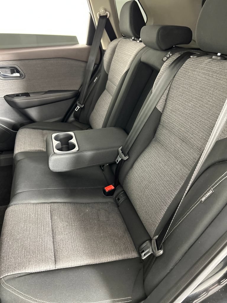 Used 2022 Nissan Rogue SV FWD image 17