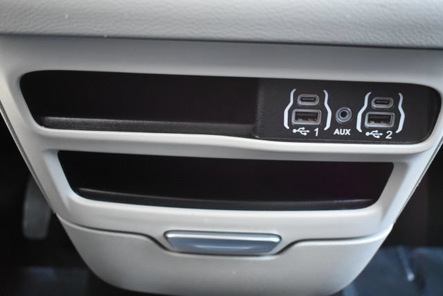 Used 2024 Chrysler Pacifica Touring-L FWD image 24