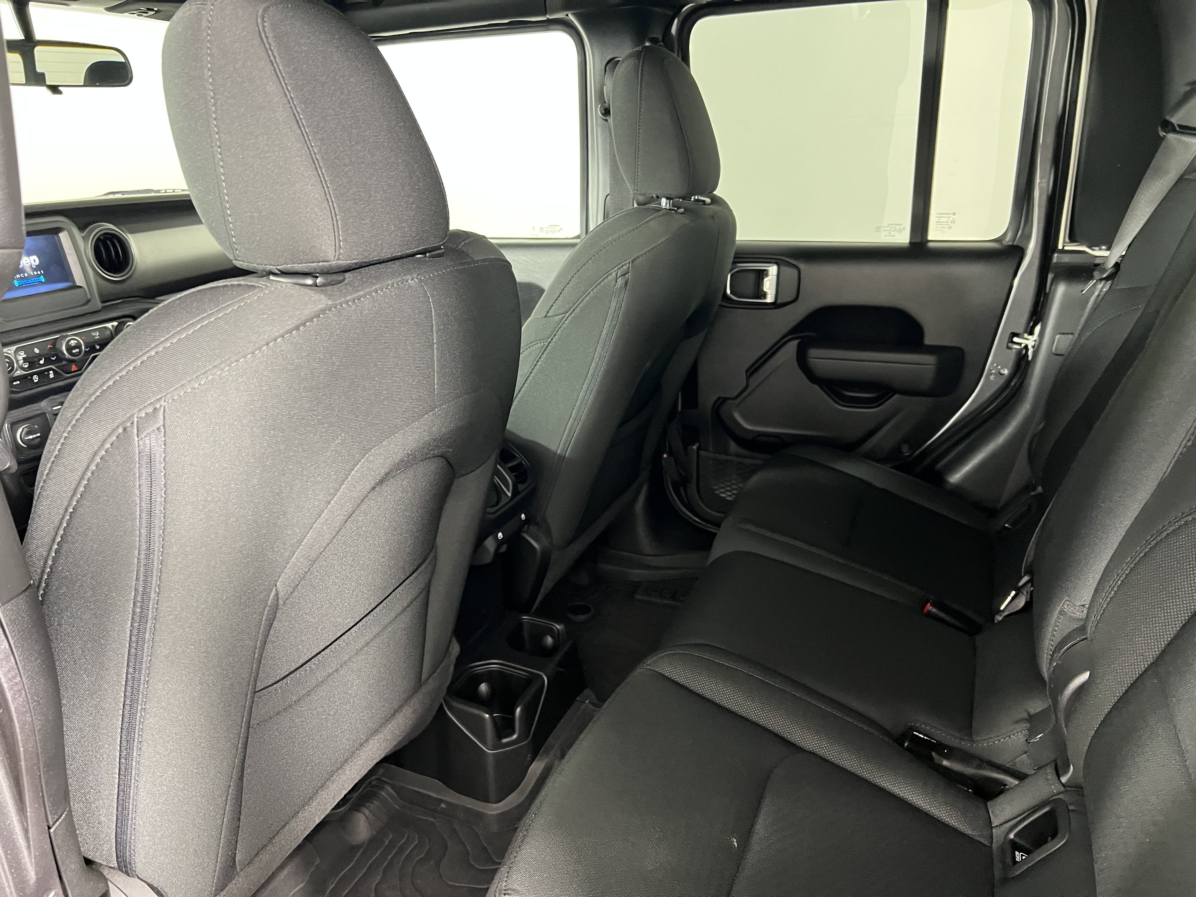 Used 2023 Jeep Gladiator Sport AWD/4WD image 19