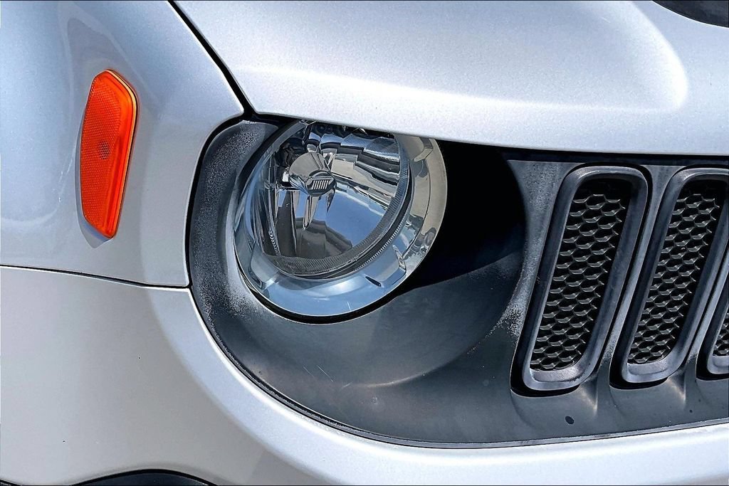 Certified 2016 Jeep Renegade Trailhawk AWD/4WD image 28