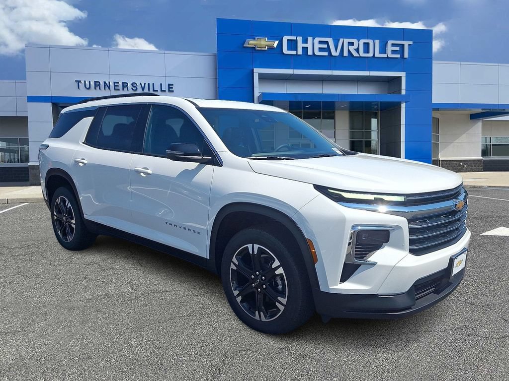 New 2027 Chevrolet Traverse LT w/ Sun and Wheel Package FWD image 2