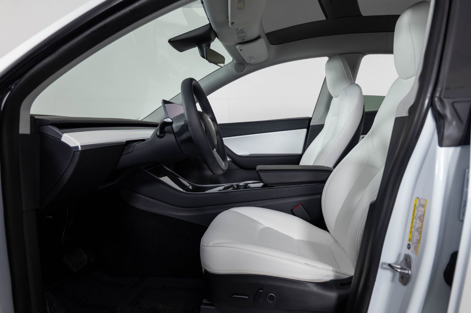 Used 2021 Tesla Model Y Long Range image 15