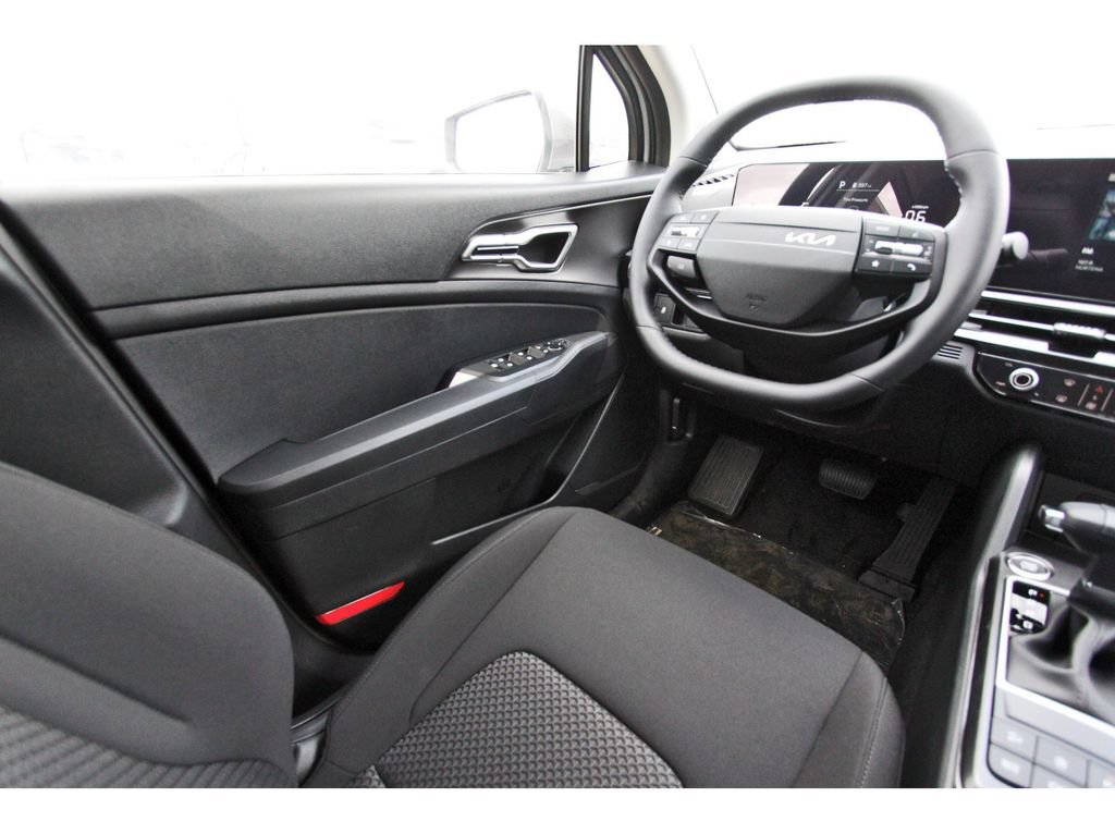 New 2026 Kia Sportage LX FWD image 9