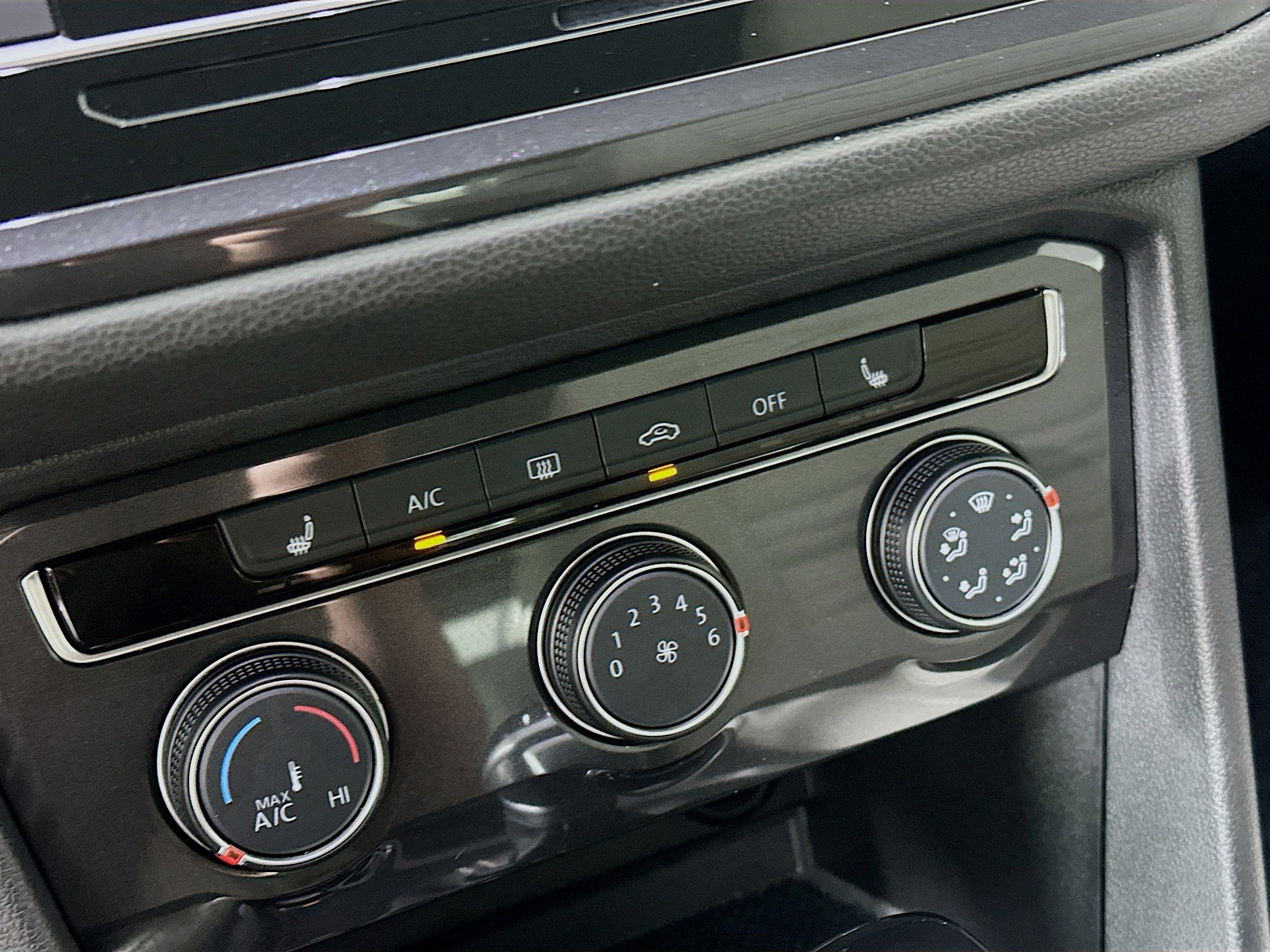 Used 2024 Volkswagen Tiguan S image 22